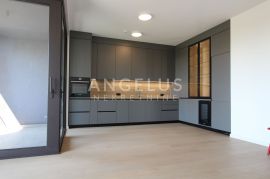 Zagreb, Park kneževa - stan 110m2 s lođom i garažom, Donji Grad, Flat