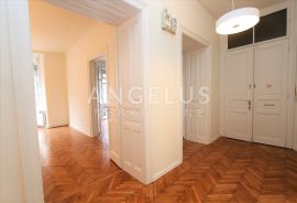 Zagreb, Centar - stan sa balkonom,117m2 pokraj Zrinjevca, Donji Grad, Appartment