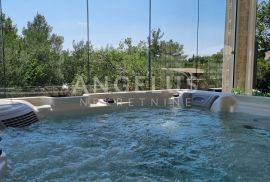 Šibenik - moderna vila sa bazenom i okućnicom, Šibenik - Okolica, Ev