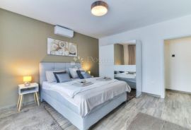 NOVI VINODOLSKI  NOVOUREĐENI APARTMAN, Novi Vinodolski, Appartamento