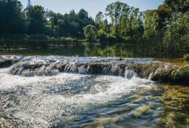 GRAĐEVINSKO ZEMLJIŠTE UZ MREŽNICU, Duga Resa, Arazi