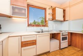 RIJEKA - 3 etaže kuće,1450m2 okućnica. Pogled na Kvarnerski zaljev i Opatijsku rivijeru, Rijeka, House