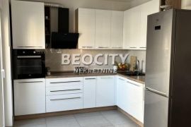 Novi Sad, Bulevar Evrope, Geri Karolja, 3.5, 110m2, Novi Sad - grad, Appartment