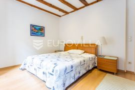 Šibenik, dvosoban stan na rivi, povijesna zgrada, 78,03 m2, Šibenik, Appartment