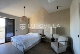 Istra, Krnica, moderna vila s bazenom i velikom okućnicom, Marčana, Kuća