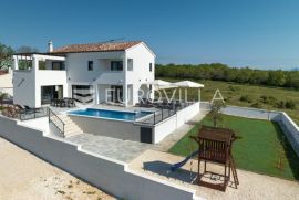 Istra, Krnica - moderna samostojeća kuća s bazenom i pogledom na more, NKP 200 m2, Marčana, Haus