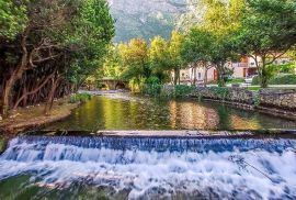 Izazovan arhitektonski kompleks 6 dubrovačkih tradicionalnih kuća s bazenima u prirodi, Dubrovnik - Okolica, House