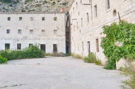 Jedinstveni kompleks kamenih zgrada udaljen 10 minuta vožnje od Dubrovnika, Dubrovnik - Okolica, Gewerbeimmobilie