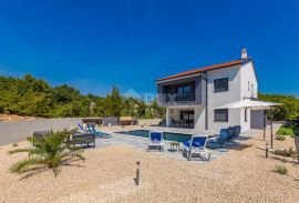 OTOK KRK - Luksuzna kuća s bazenom u središtu otoka, Dobrinj, Kuća