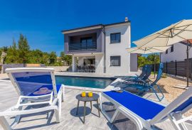 OTOK KRK - Luksuzna kuća s bazenom u središtu otoka, Dobrinj, Σπίτι