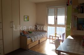 ZAGREB - KNEŽIJA-2,5 sobni, 4kat, funkcionalno uređen, lođa, Zagreb, Apartamento