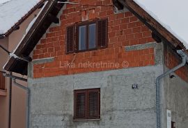 SABORSKO - obiteljska kuća s dva stana, Saborsko, Дом