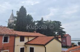 Novigrad, dvosobni stan u centru, 50m do mora, Novigrad, Kвартира