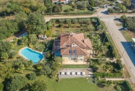 PREKRASNA VILA 800 M OD MORA - ODLIČNA LOKACIJA !!, Poreč, Casa