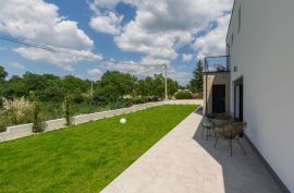 Moderna villa okružena zelenilom, Žminj,okolica, Istra, Žminj, Famiglia