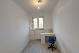 Prostran trosoban stan u novogradnji, Pula, Appartment