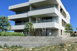 NOVALJA-urbana vila sa 8 jedinica, stan od 73,6 m2, Novalja, Appartamento