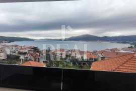 200 mod mora Stan 2S+DB + krovna terasa , garažno parking mjesto, Okrug, Appartment