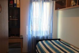 Pula-Centar stan + odvojeni studio apartman 130m2!, Pula, Flat