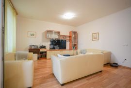Dva stana po cijeni jednog na Campettu, Rijeka, Flat