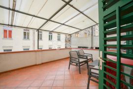 Dva stana po cijeni jednog na Campettu, Rijeka, Appartamento