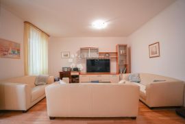 Dva stana po cijeni jednog na Campettu, Rijeka, Appartment