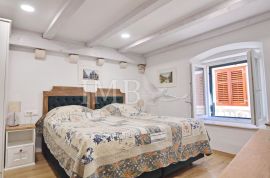 Kuća cca 100 m2 | 4 etaže | 3 apartmanske jedinice | Uhodan posao iznajmljivanja | Dubrovnik, Stari grad, Dubrovnik, Maison