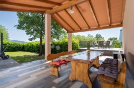 Prekrasna Villa sa prostranom okućnicom 9400 m², Labin, Maison