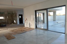 Pula -okolica Moderna luxsuzna villa 320m2, bazen !, Marčana, Famiglia