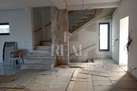 Pula -okolica Moderna luxsuzna villa 320m2, bazen !, Marčana, Maison