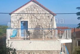 KUĆA NA OTOKU VISU 105m2, Vis, Casa