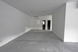 MATULJI, poslovni prostor od 200 m2 za najam, Matulji, Commercial property