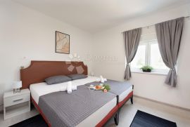 Novouređeni hostel u Istarskom gradiću, Kršan, Commercial property