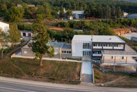 Novouređeni hostel u Istarskom gradiću, Kršan, Εμπορικά ακίνητα