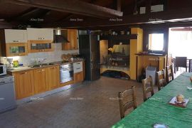Kuća Kuća s restoranom u blizini Ližnjana - Odlična investicija!, Ližnjan, بيت