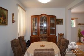 Kuća Medulin, apartmanski objekt., Medulin, بيت