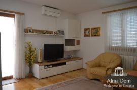 Kuća Medulin, apartmanski objekt., Medulin, بيت