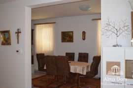 Kuća Medulin, apartmanski objekt., Medulin, بيت