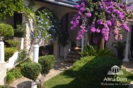 Kuća Prekrasna kuća u Banjolama sa vrtom iz snova!!!!, Medulin, Haus
