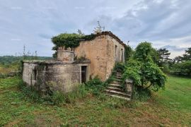 Kuća Stare ruševne kuće na velikom terenu od 6880 m2., Gračišće, Σπίτι