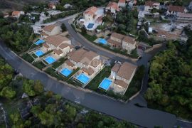 OTOK KRK, TRIBULJE - projekt dvojna kuća svaka sa svojim bazenom, Dobrinj, House