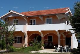 Kuća Vila sa 3 apartmana u blizini Zadra, Zadar, Ev