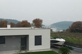 Vila Luksuzna vila za odmor u zatvorenom kompleksu na samoj obali mora., Medulin, Maison