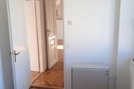 Prostrani stan u blizini centra, Pula, Istra, Pula, Apartamento