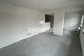 Lux stan u Zemunu, 3.5, 102m2, I , CG - Bez provizije, Zemun, Stan