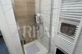 Prodaja adaptiranog stana na Krimeji 2S+DB  70.10 M2, Rijeka, Appartment