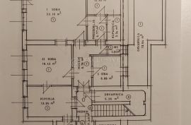 OPATIJA ETAŽA U VILLI PRVI RED UZ MORE S VRTOM I PARKINGOM, Opatija, Appartement