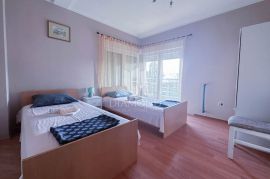 Apartman u centru Premanture 800m od mora, Medulin, Appartment