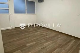 Split, poslovni prostor u prizemlju stambene zgrade, Split, Propriedade comercial