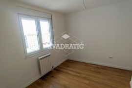 Lux Stan Vukov Spomenik, 4.0, Cg, 107m2, Bez provizije, Zvezdara, Wohnung